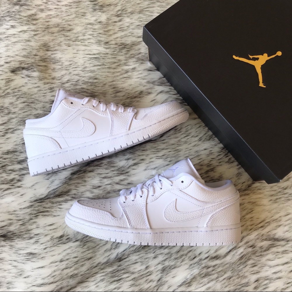 Men’s Nike Air Jordan 1 Retro Low "Triple White" - Picture 1 of 9